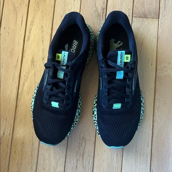 Women’s brooks - Picture 2 of 4